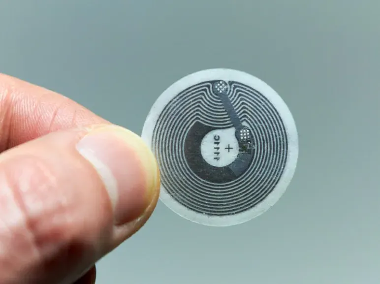 Kepiye ues stiker NFC?