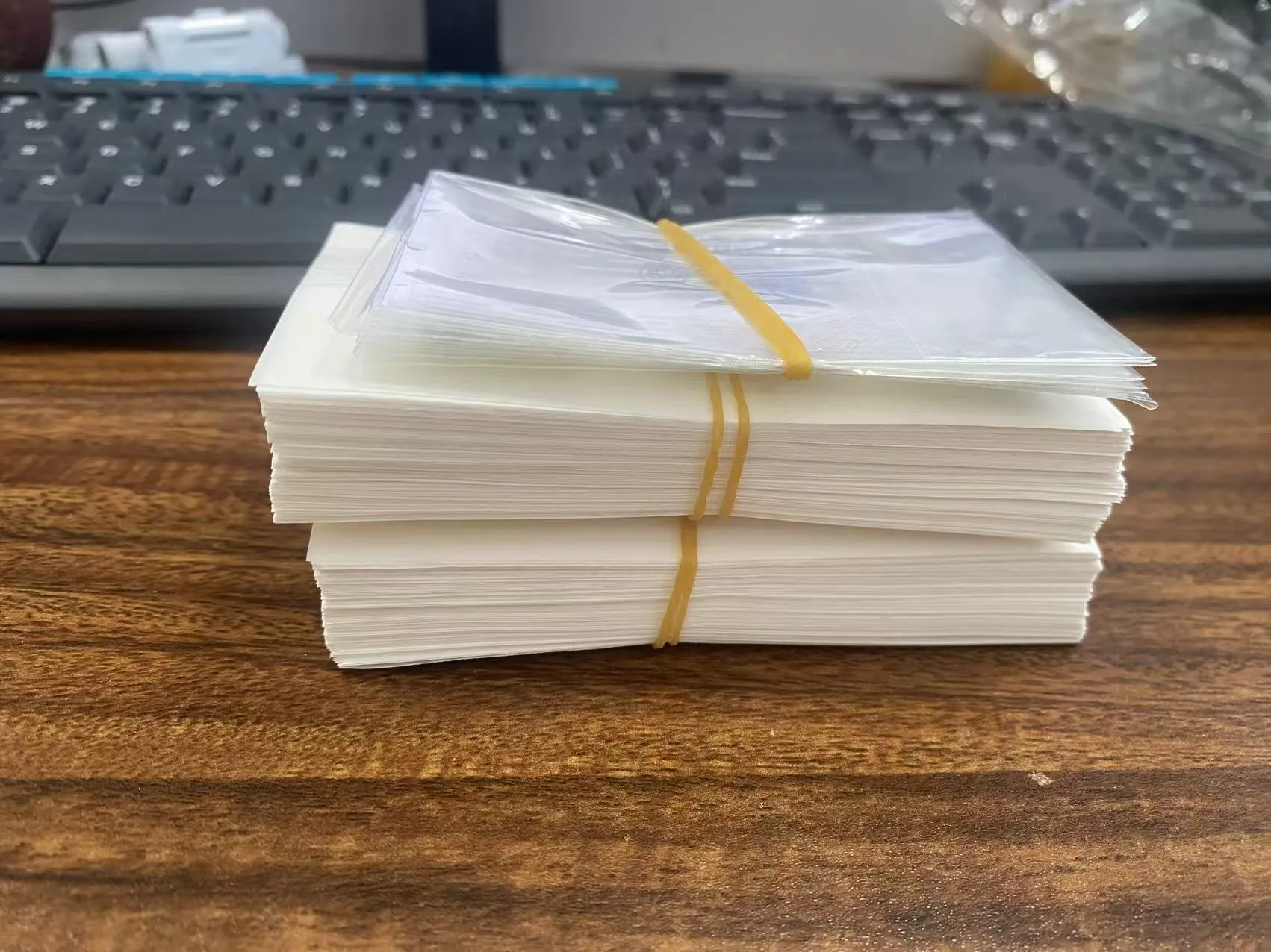 Stiker kertu kredit Jojo Pach Hologram sing dikirim menyang Pakistan