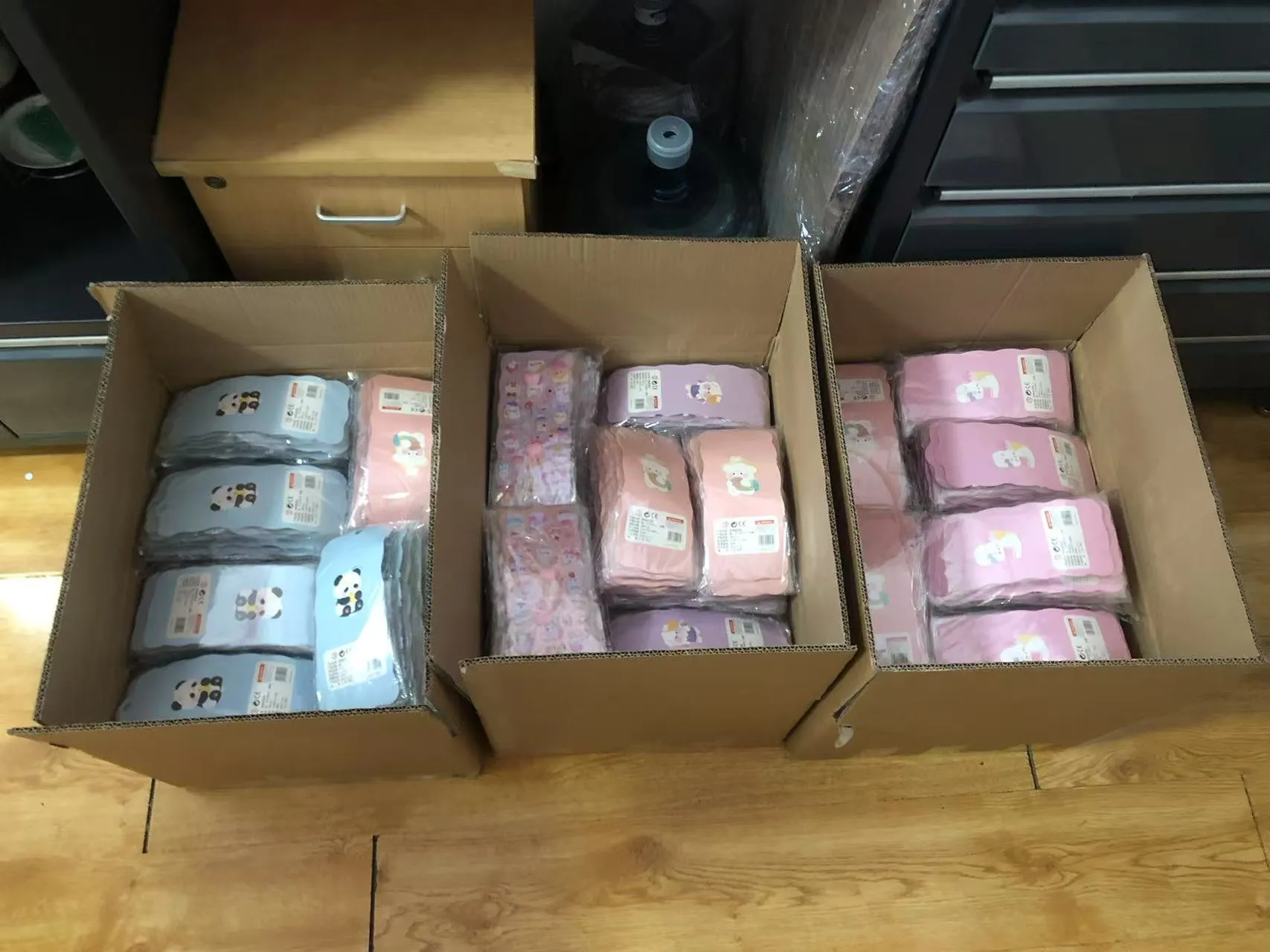 Apa sampeyan seneng stiker sing bentuke bokong?