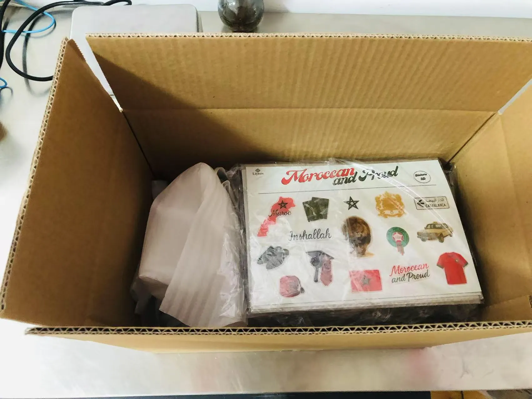 Pelanggan wis pesen label resin epoksi JOJO Pack maneh